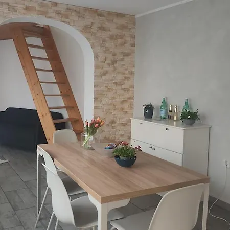 Apartment Geraeumige & Helle Im Taunus Mit Terrasse Niedernhausen