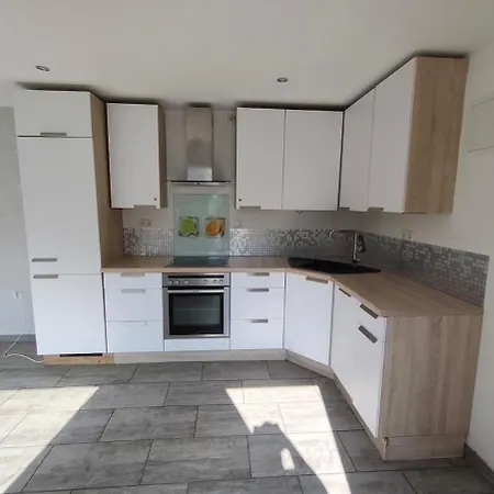 Apartment Geraeumige & Helle Im Taunus Mit Terrasse